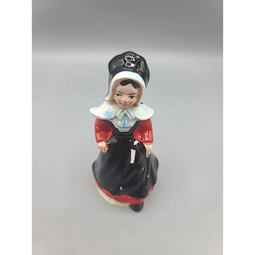 Vintage Amish Salt And Pepper Shakers